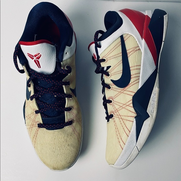 Kobe Bryant Nike East Shoes Size 11 - Picture 1 of 12